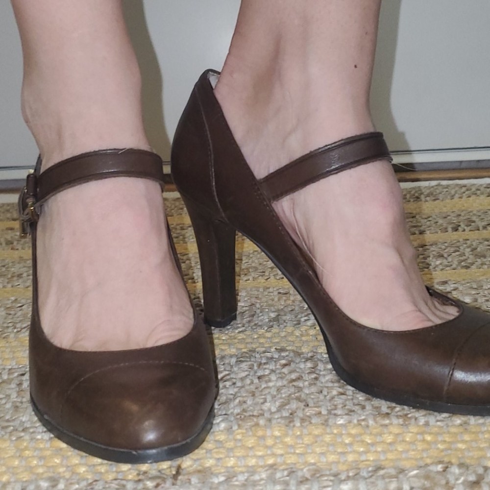 Banana Republic brown heels